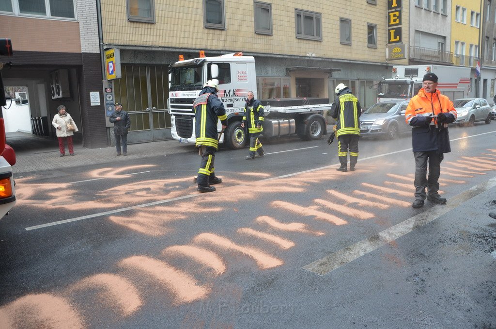 Stadtbus fing Feuer Koeln Muelheim Frankfurterstr Wiener Platz P251.JPG
